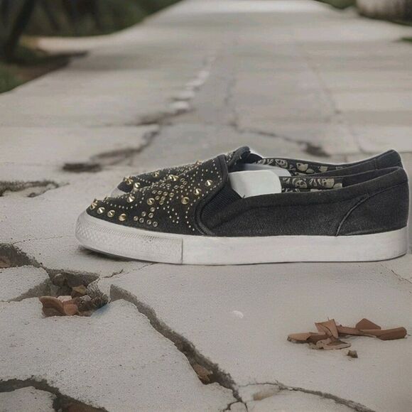 Betsey Johnson Aime Studded Canvas  Sneakers Shoes Women's Sz 8 - Picture 1 of 7